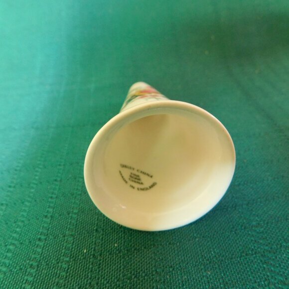 Miniature Porcelain Horn – Hand-Painted Floral Accent with Gold Trim near mint - Picture 5 of 6